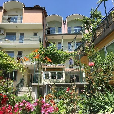 Royal Hostel Варна Екстериор снимка